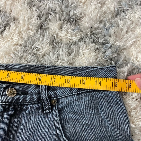 Vintage Maneuvers Black Grey Bermuda Shorts Y2K Denim Grunge - Picture 3 of 4